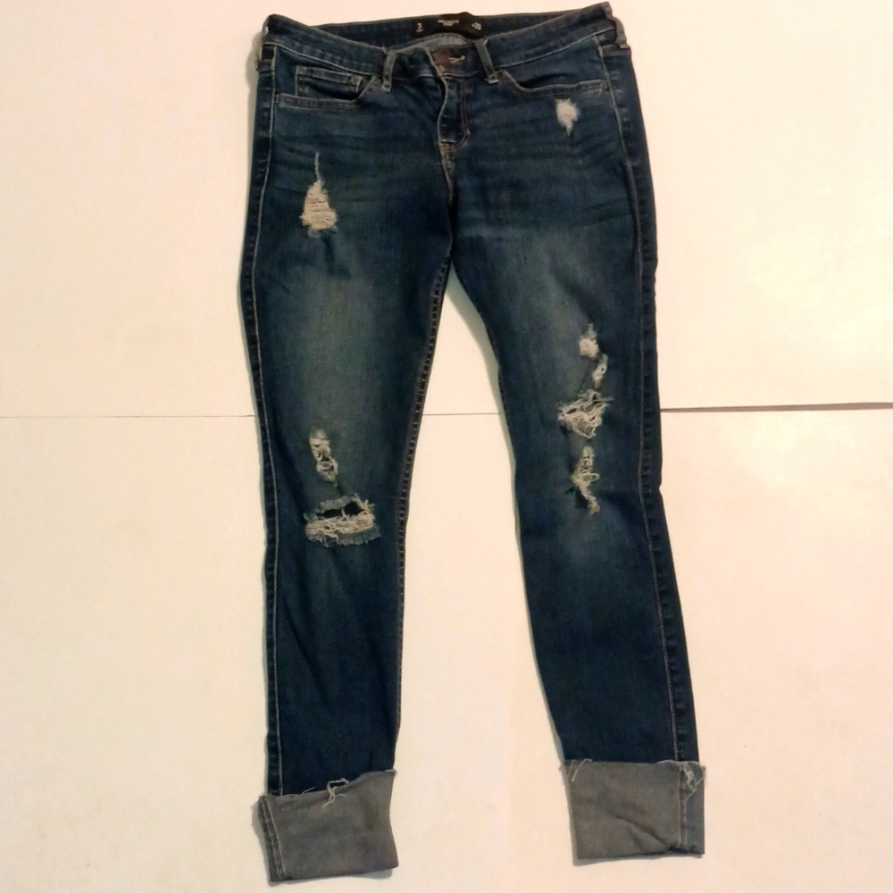 EUC HOLLISTER CUFFED DESTROYED SKINNY JEANS SZ 3/26